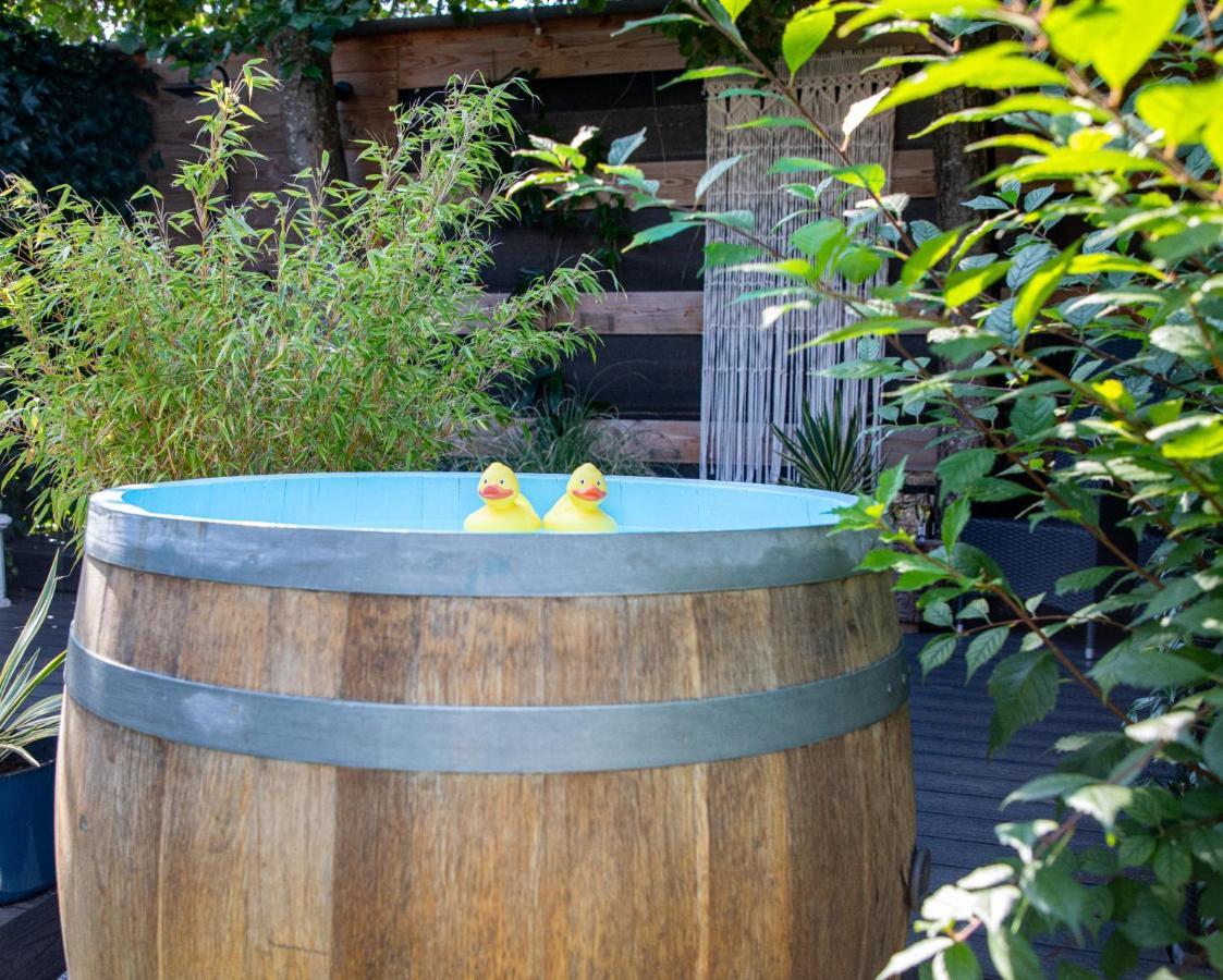 B&B Joli Met Prive Wellness Wemeldinge Eksteriør billede