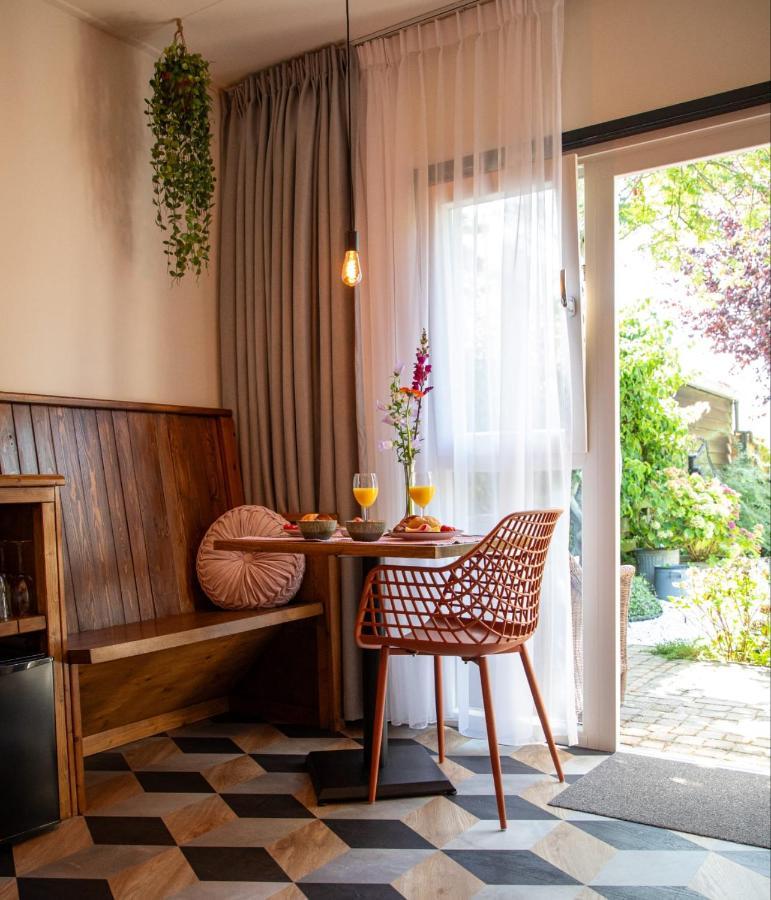 B&B Joli Met Prive Wellness Wemeldinge Eksteriør billede