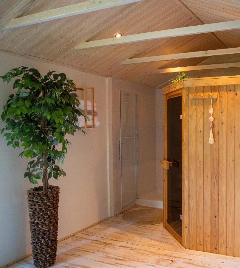 B&B Joli Met Prive Wellness Wemeldinge Eksteriør billede