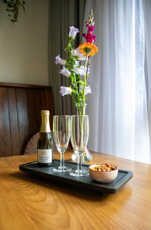 B&B Joli Met Prive Wellness Wemeldinge Eksteriør billede