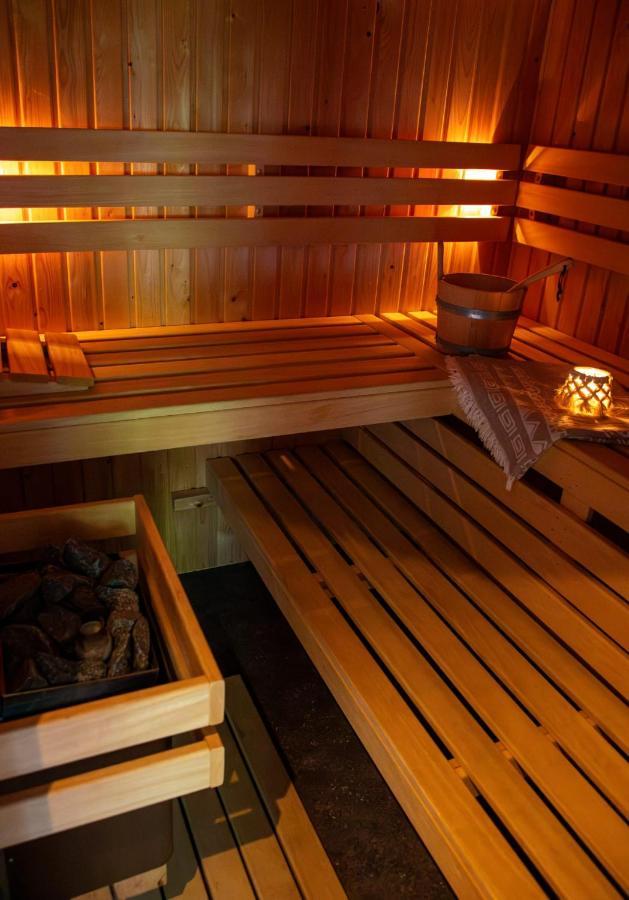 B&B Joli Met Prive Wellness Wemeldinge Eksteriør billede